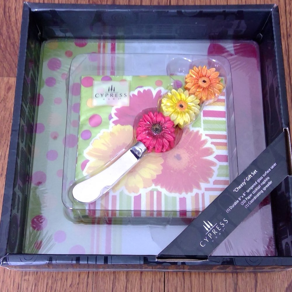 Cypress "Pop goes the Daisy" Cheesy Gift Set.